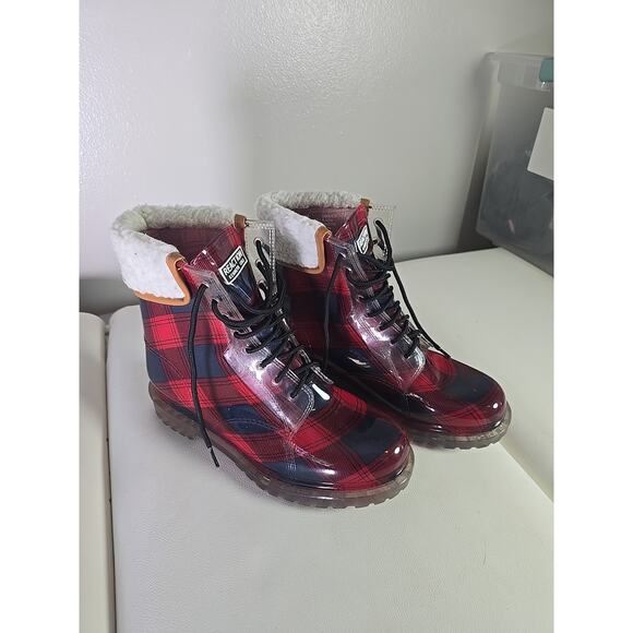 Red Plaid Baddie Combat Boots Rain Rubber Cozy Kenneth Cole Size 11 Christmas - Picture 1 of 10